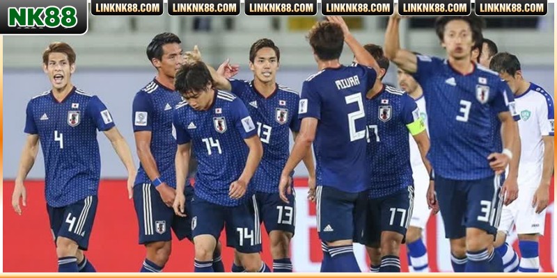 So sánh đội hình chính và dự bị